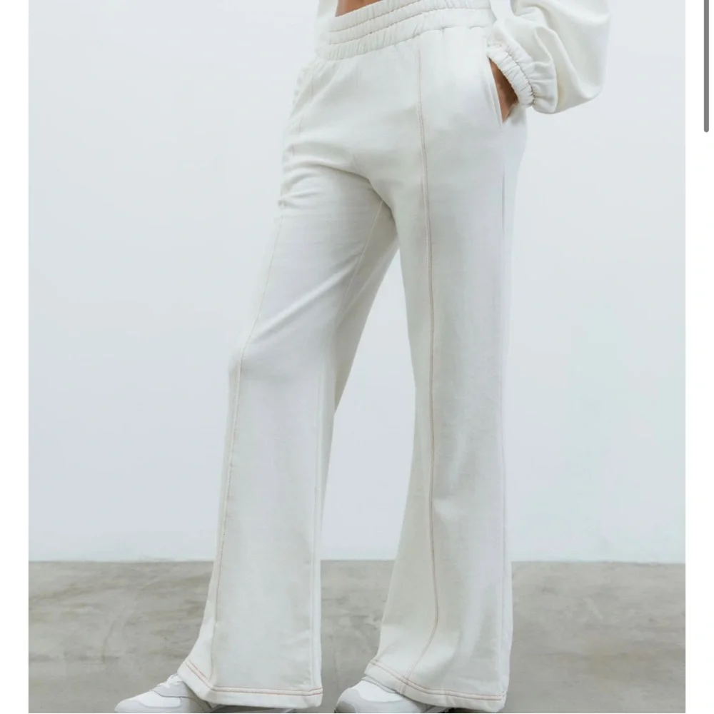 Urban Outfitters White Flared Pants - Picture 2 of 3